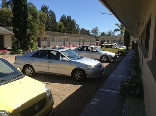 Hanging Rock Family Motel 巴特曼斯贝 外观 照片