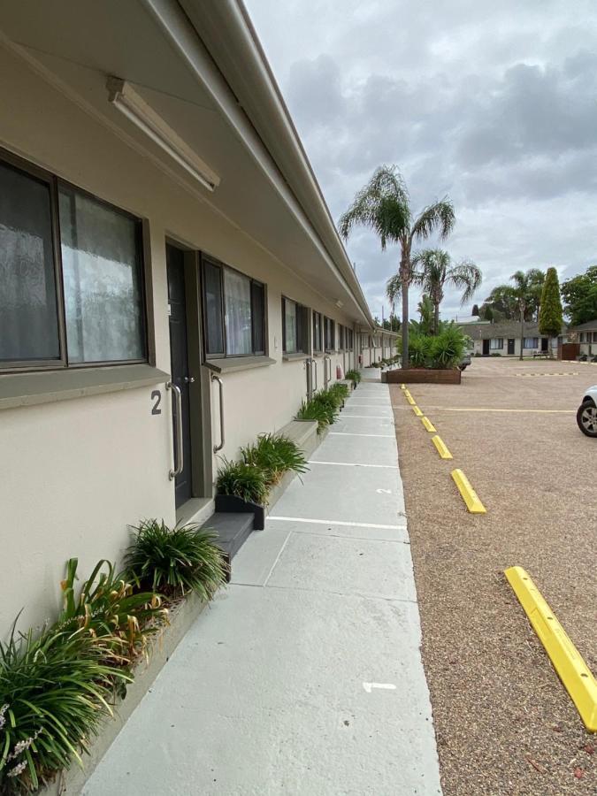 Hanging Rock Family Motel 巴特曼斯贝 外观 照片